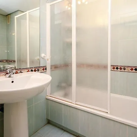 Three-bedroom In Apartment Torremolinos